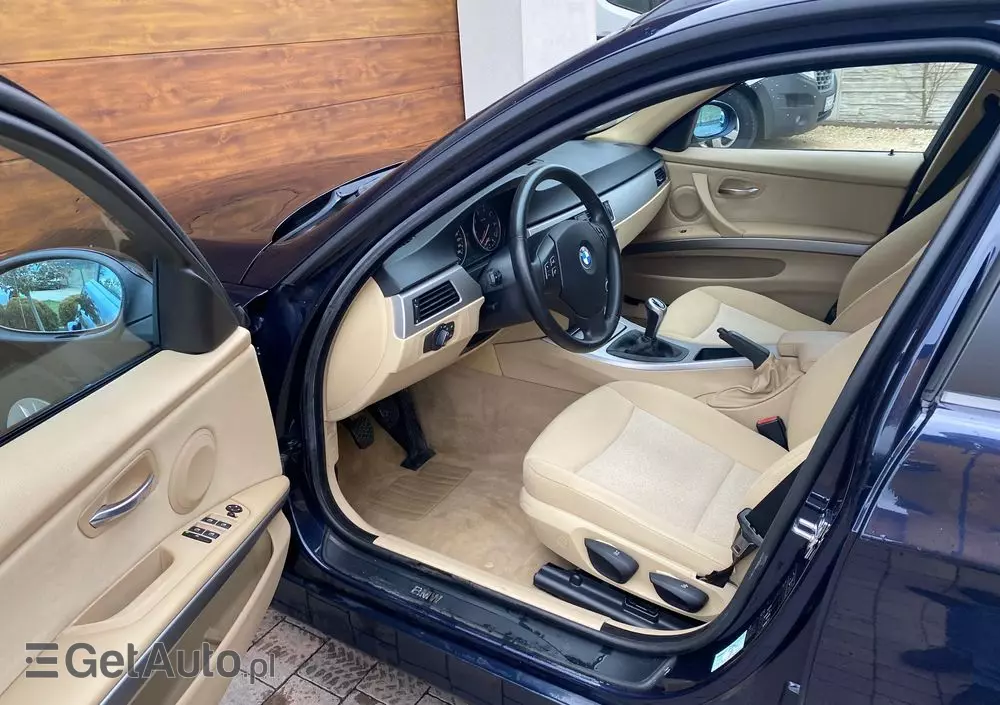 BMW Seria 3 318i Touring Edition Exclusive