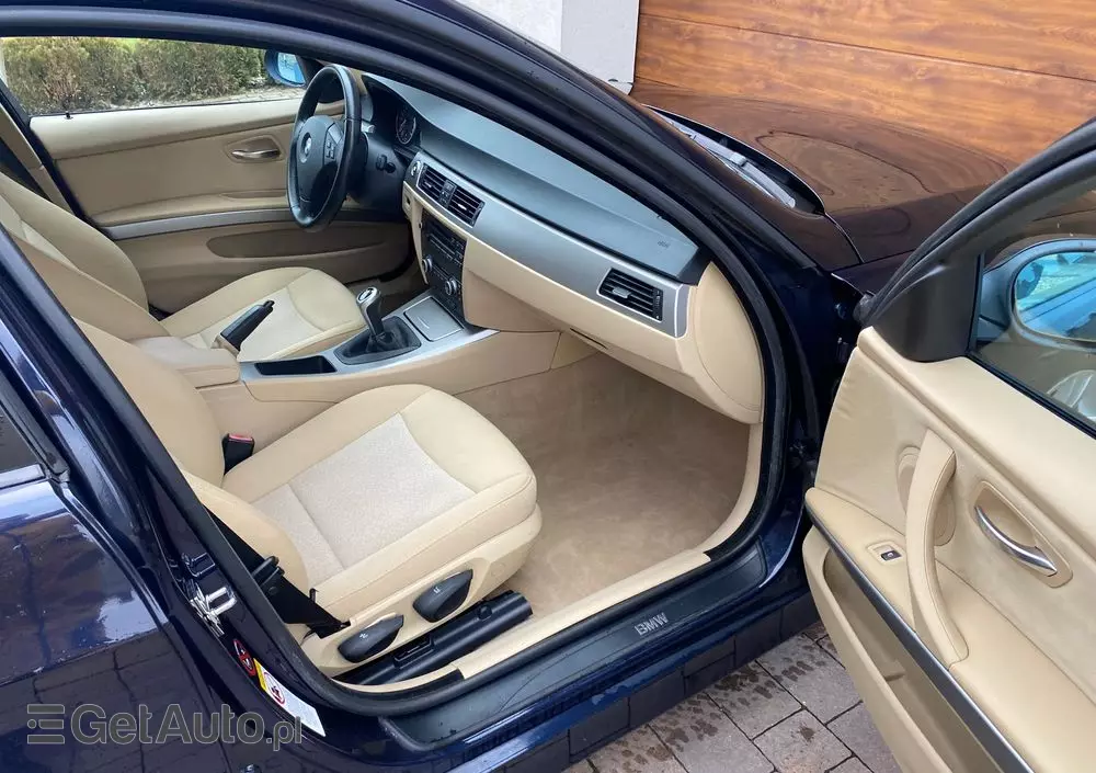 BMW Seria 3 318i Touring Edition Exclusive