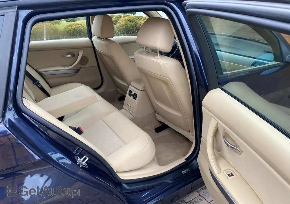 BMW Seria 3 318i Touring Edition Exclusive