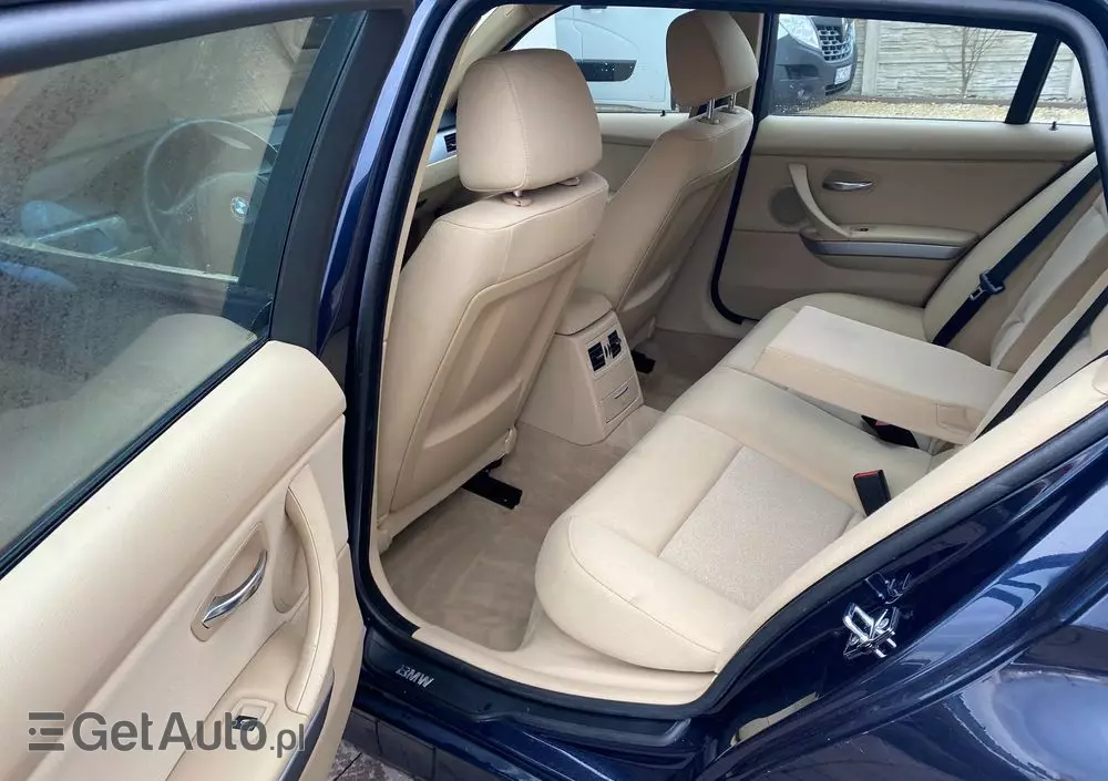 BMW Seria 3 318i Touring Edition Exclusive