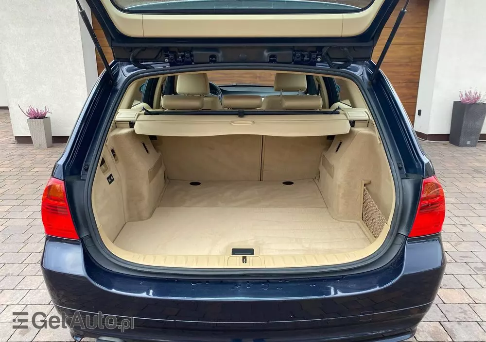 BMW Seria 3 318i Touring Edition Exclusive