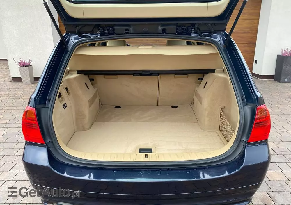 BMW Seria 3 318i Touring Edition Exclusive