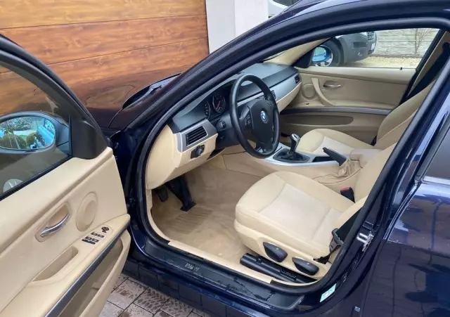 BMW Seria 3 318i Touring Edition Exclusive