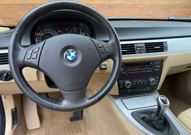 BMW Seria 3 318i Touring Edition Exclusive
