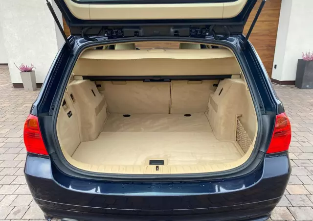 BMW Seria 3 318i Touring Edition Exclusive