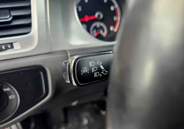 VOLKSWAGEN Golf 1.4 TSI (BlueMotion Technology) DSG Highline