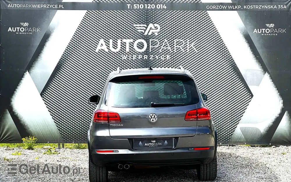 VOLKSWAGEN Tiguan 