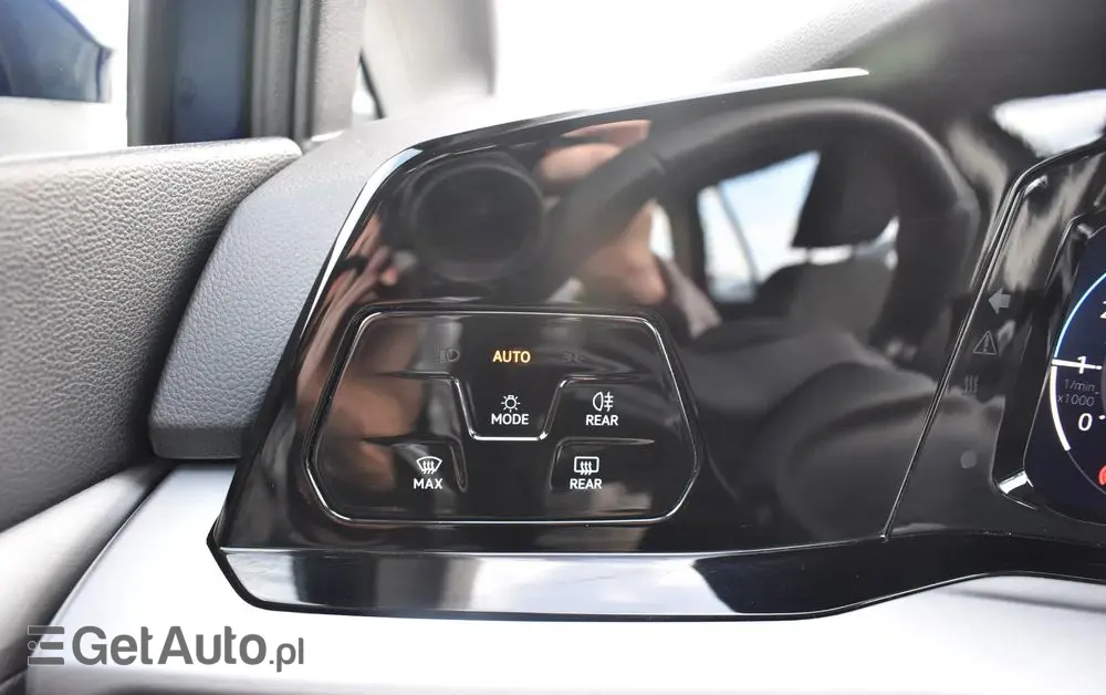 VOLKSWAGEN Golf 1.5 eTSI OPF DSG Life