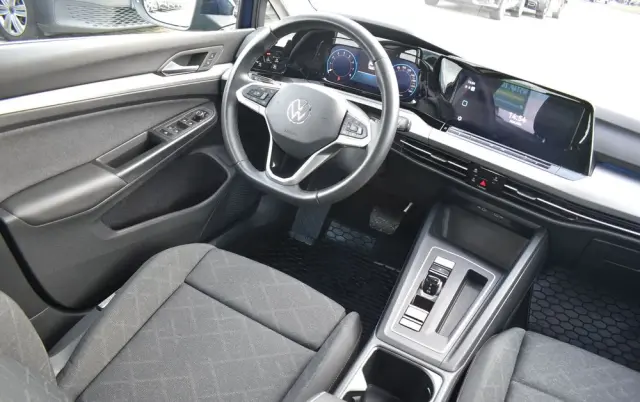 VOLKSWAGEN Golf 1.5 eTSI OPF DSG Life