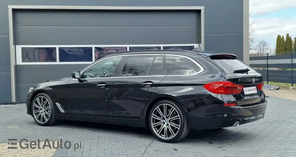 BMW Seria 5 530d Touring Sport Line