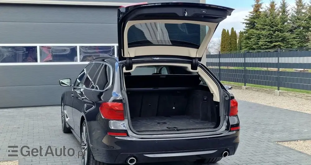 BMW Seria 5 530d Touring Sport Line