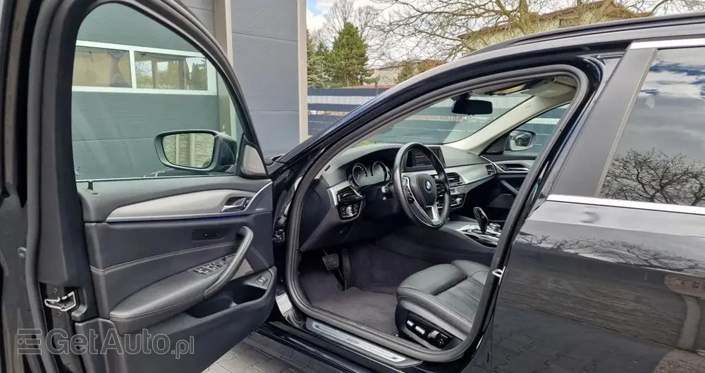 BMW Seria 5 530d Touring Sport Line