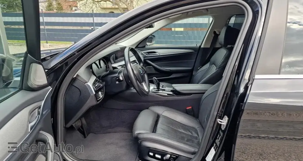 BMW Seria 5 530d Touring Sport Line