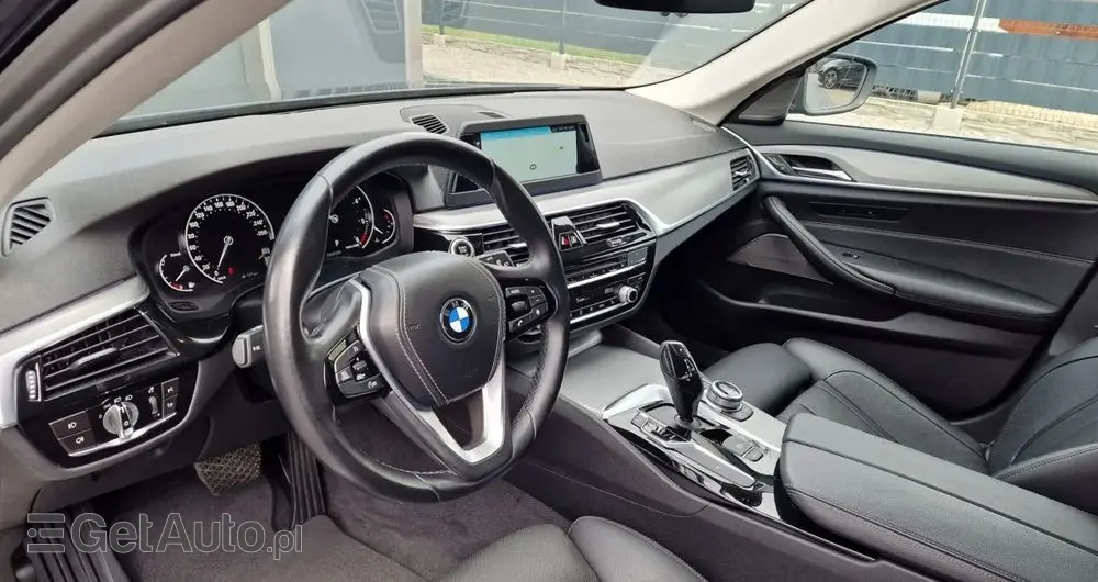 BMW Seria 5 530d Touring Sport Line