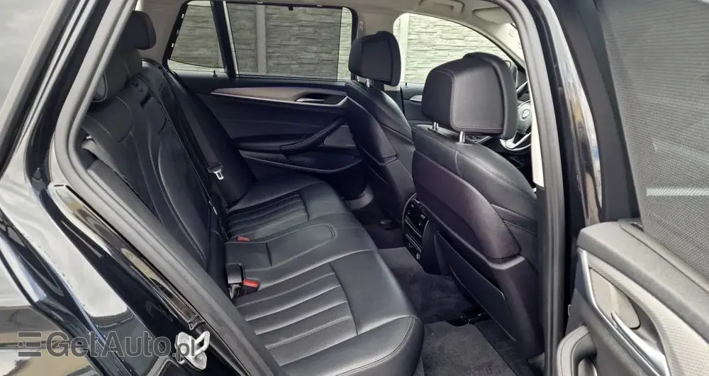 BMW Seria 5 530d Touring Sport Line