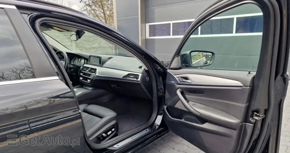 BMW Seria 5 530d Touring Sport Line