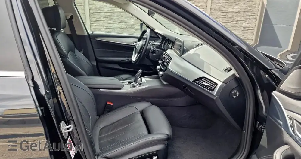 BMW Seria 5 530d Touring Sport Line