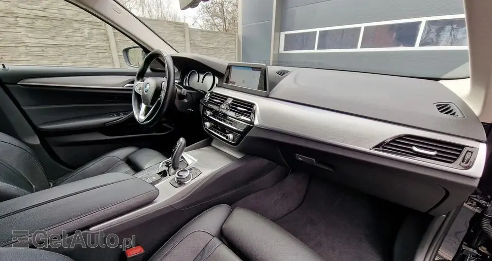BMW Seria 5 530d Touring Sport Line