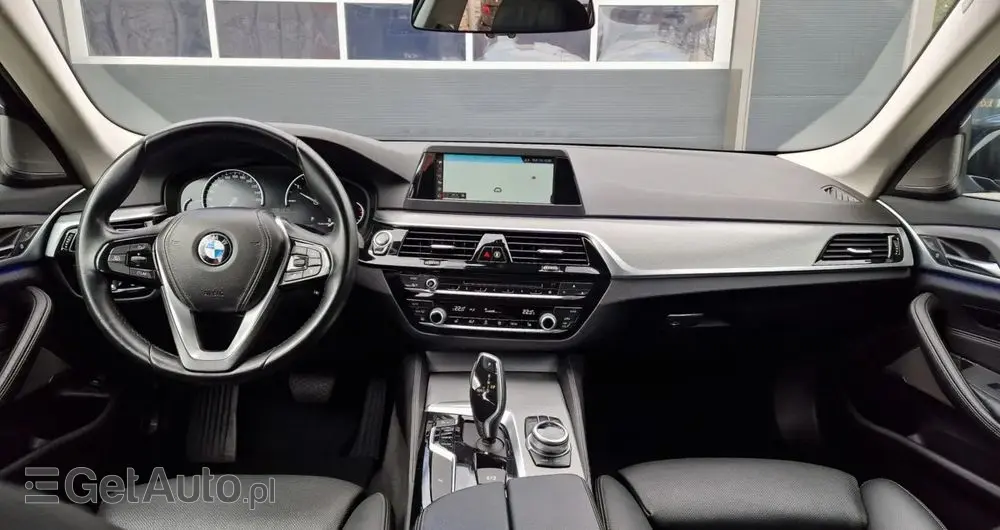BMW Seria 5 530d Touring Sport Line
