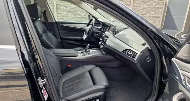 BMW Seria 5 530d Touring Sport Line