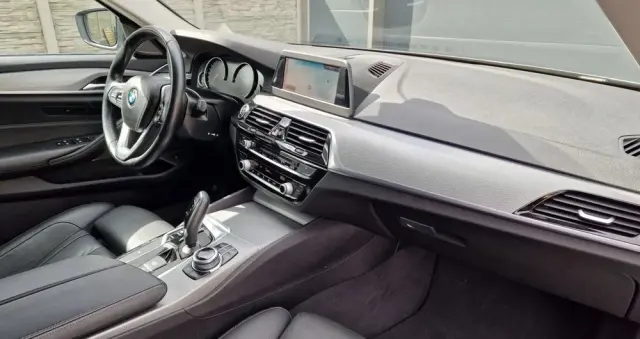 BMW Seria 5 530d Touring Sport Line