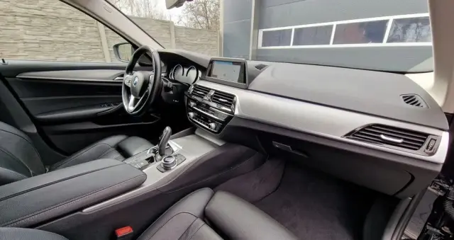 BMW Seria 5 530d Touring Sport Line