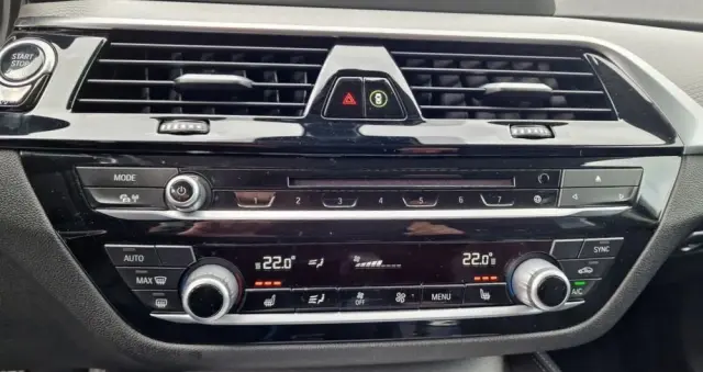 BMW Seria 5 530d Touring Sport Line