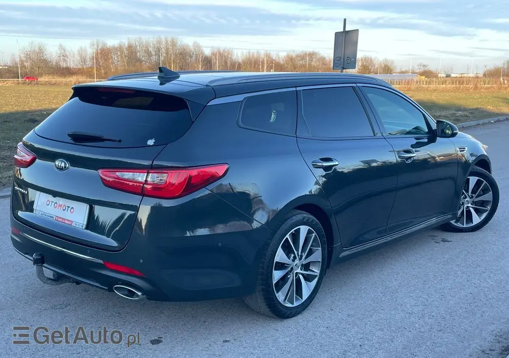 KIA Optima Sportagon 1.7 CRDI DCT Business Supreme