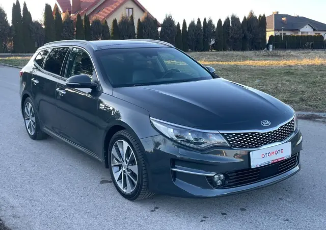 KIA Optima Sportagon 1.7 CRDI DCT Business Supreme