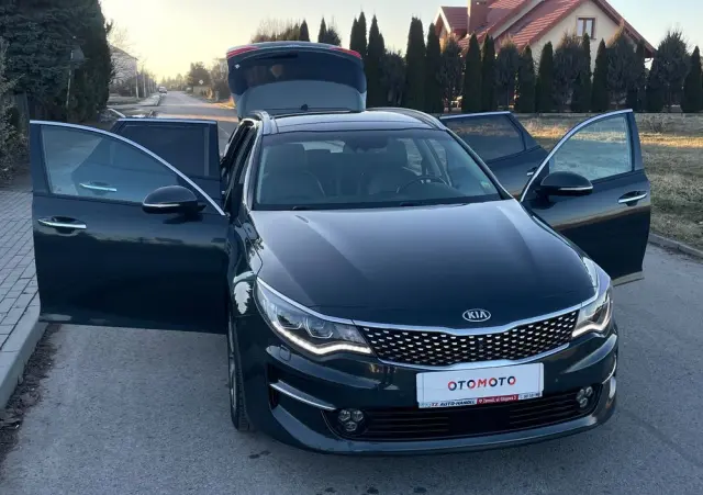 KIA Optima Sportagon 1.7 CRDI DCT Business Supreme