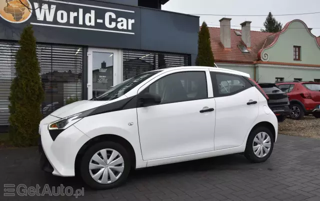 TOYOTA Aygo X-trend