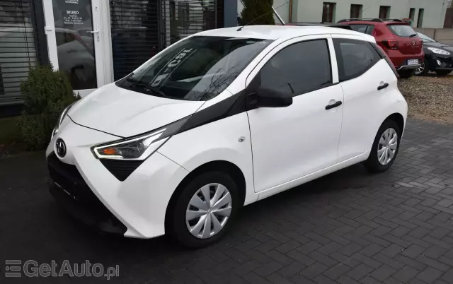 TOYOTA Aygo X-trend