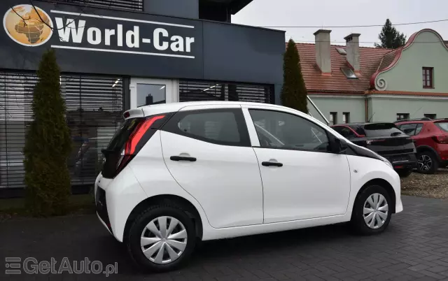 TOYOTA Aygo X-trend