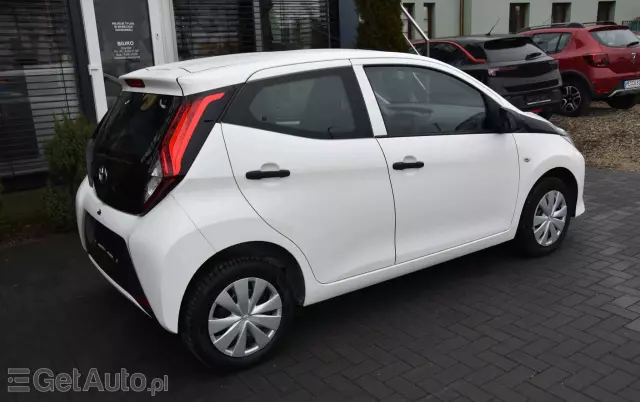 TOYOTA Aygo X-trend