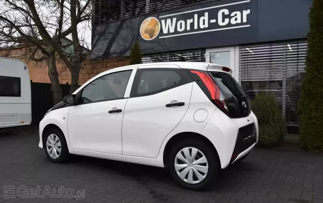 TOYOTA Aygo X-trend