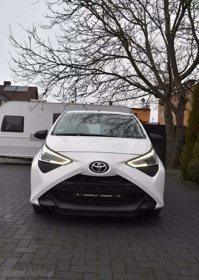 TOYOTA Aygo X-trend