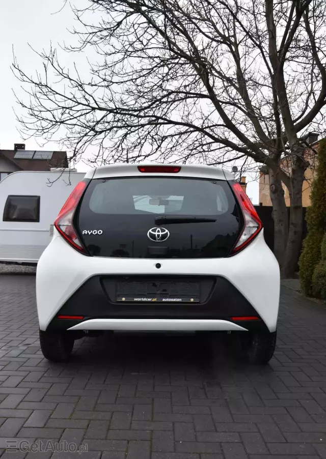 TOYOTA Aygo X-trend