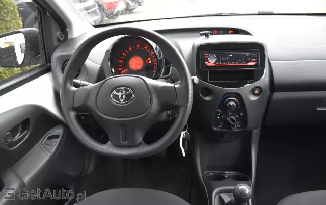 TOYOTA Aygo X-trend