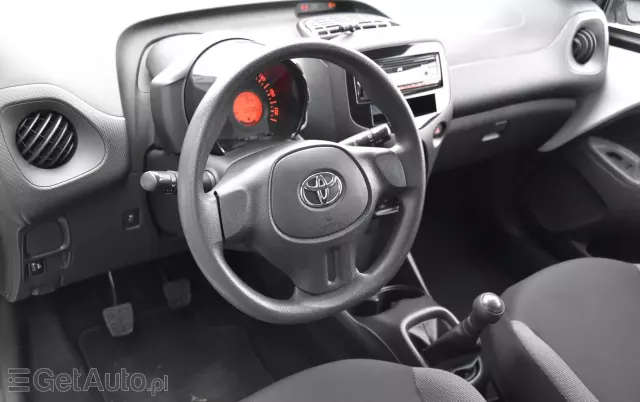 TOYOTA Aygo X-trend