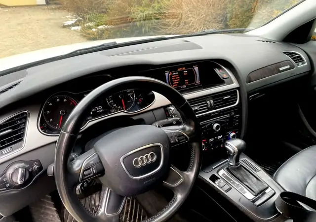 AUDI A4 Limousine 