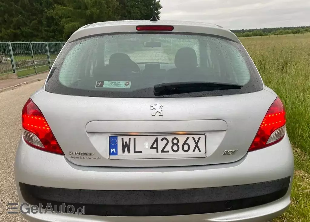 PEUGEOT 207 