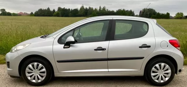 PEUGEOT 207 