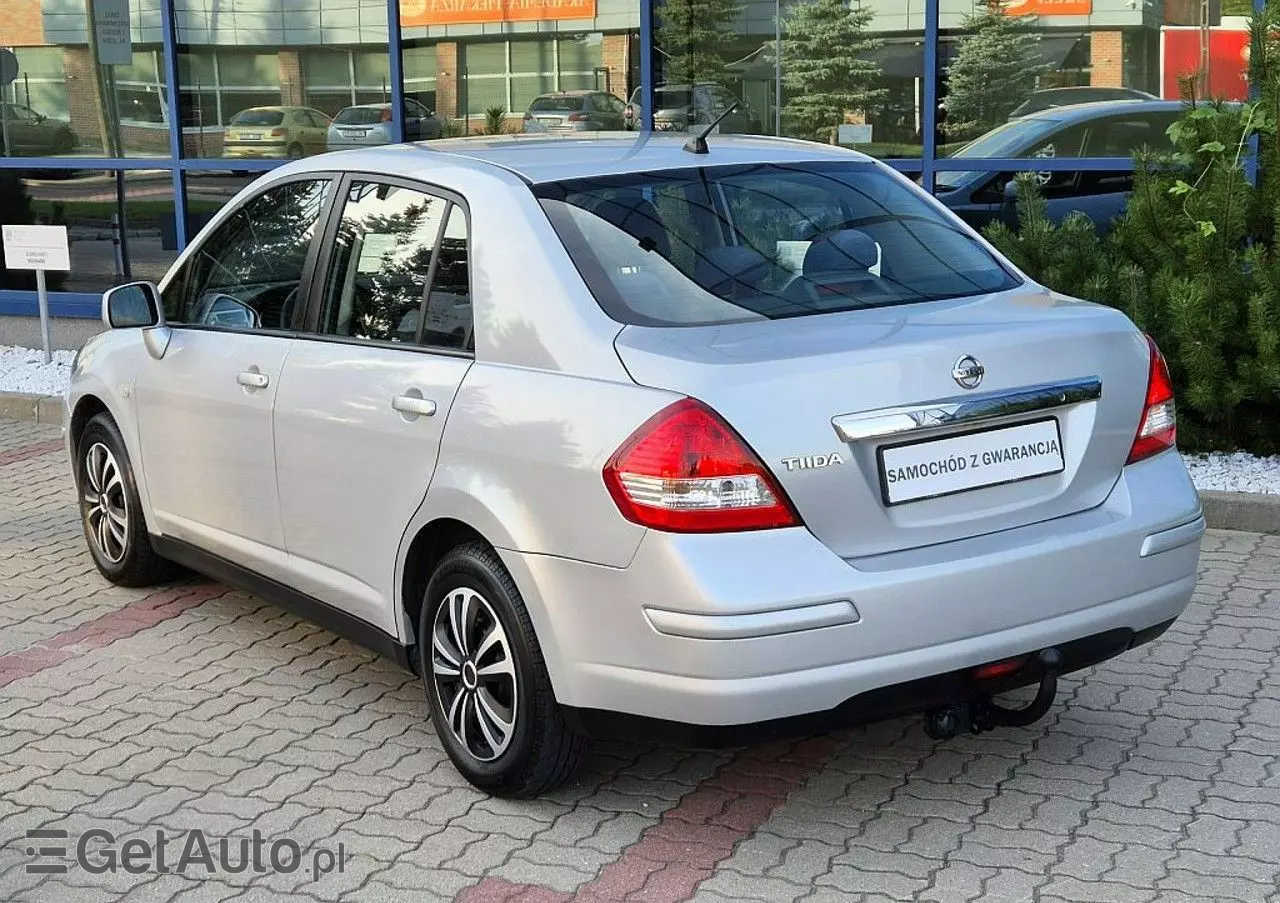 NISSAN Tiida 