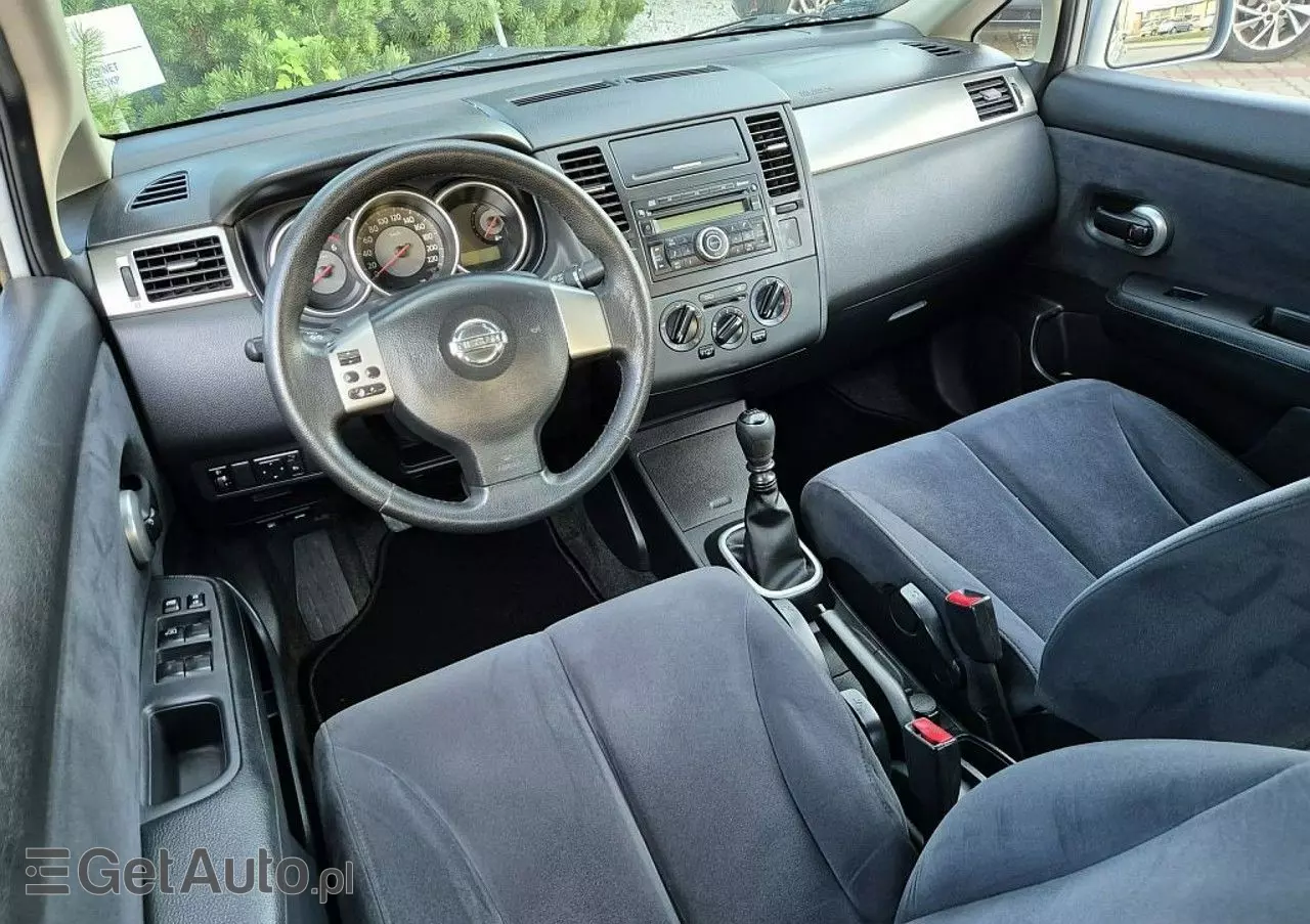 NISSAN Tiida 