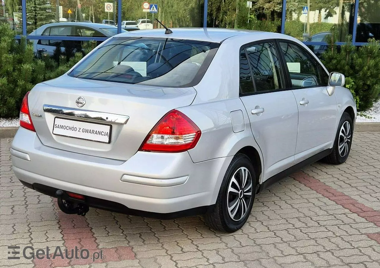NISSAN Tiida 