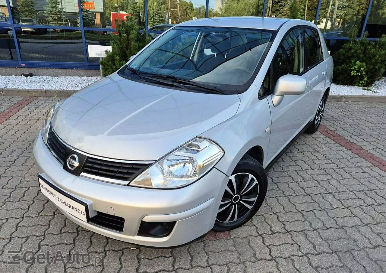 NISSAN Tiida 