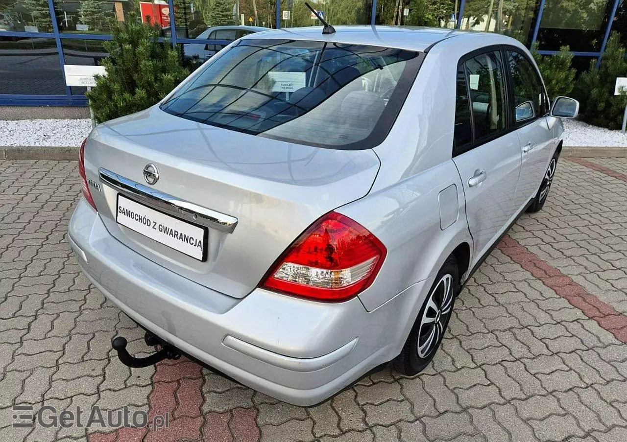 NISSAN Tiida 