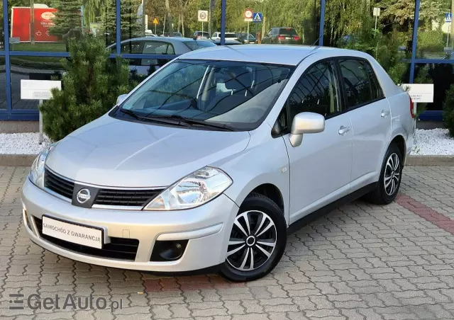NISSAN Tiida 