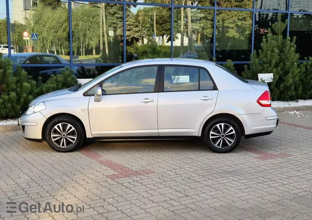 NISSAN Tiida 