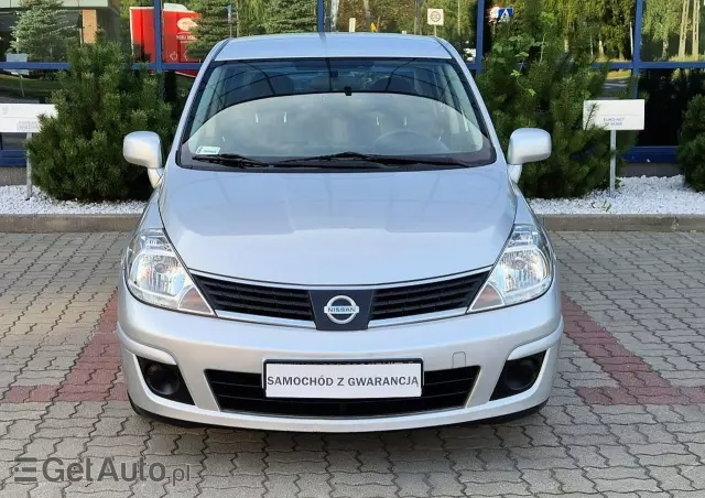 NISSAN Tiida 